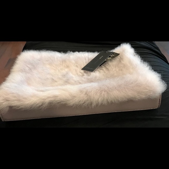 BCBGMAXAZRIA Colette Hand warmer clutch new with tag - Picture 5 of 6